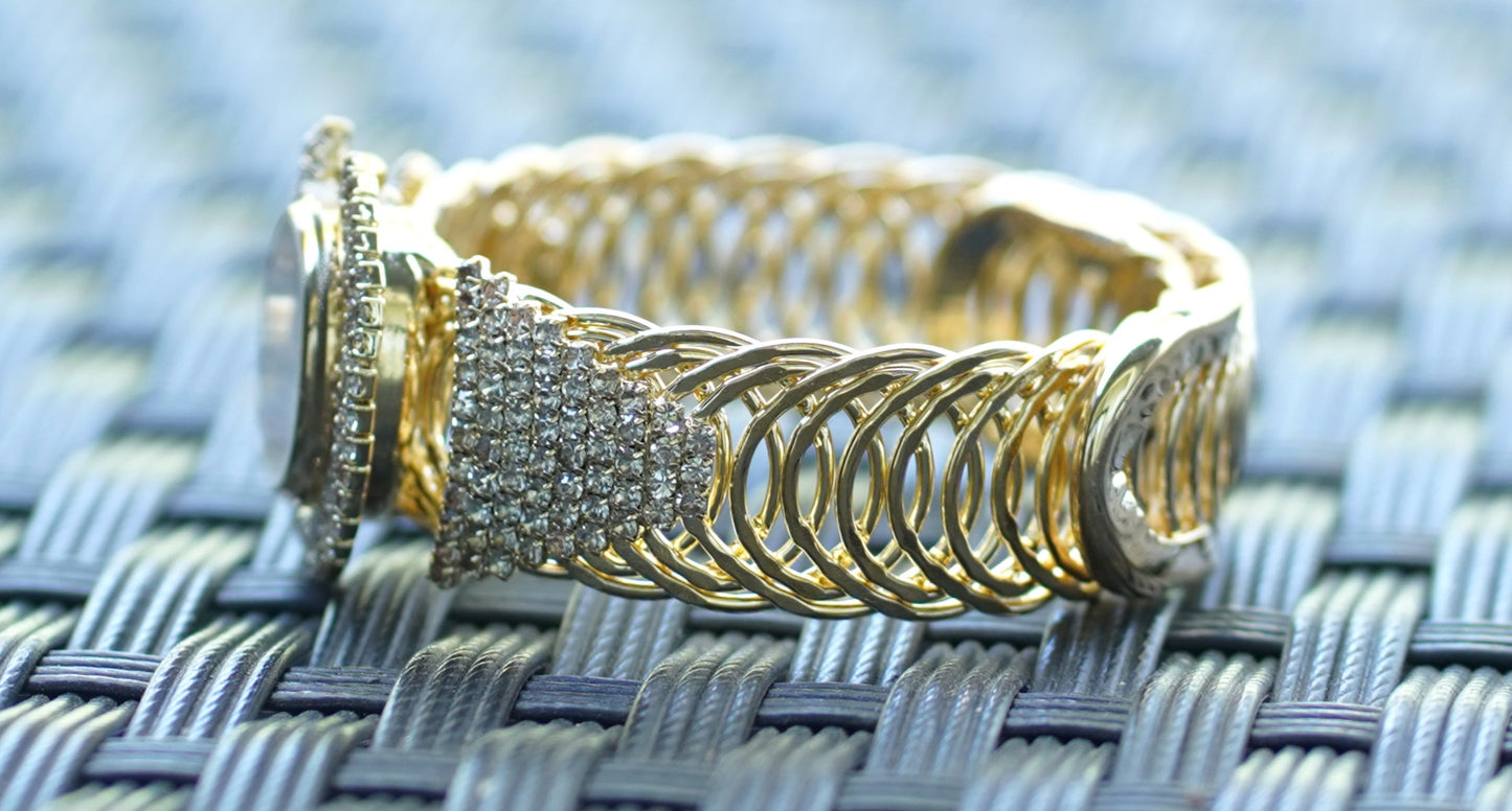 Fashionable & Versatile Women’s Light Luxury Diamond Inlaid Quartz Bracelet Watch