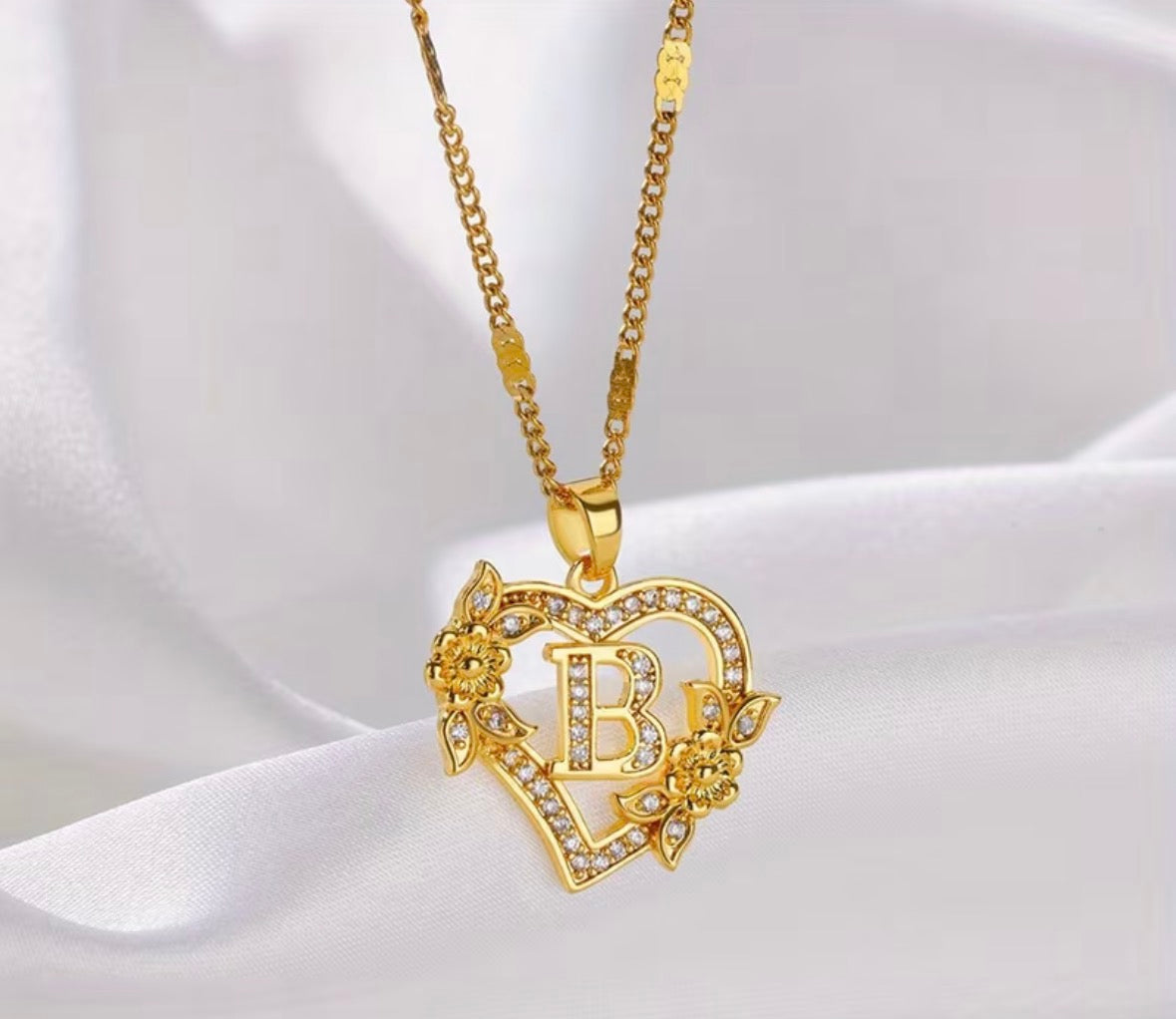 Custom Initial Heart Necklace – Personalized Gold Name Pendant with Crystal Detail